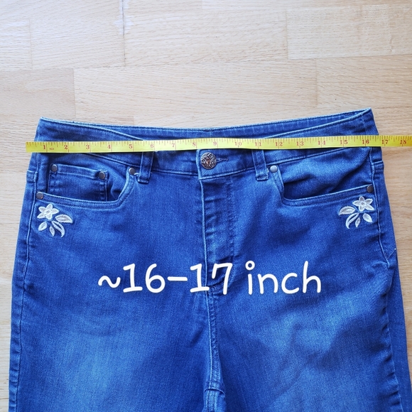 Christopher & Banks Jeans - Picture 8 of 10